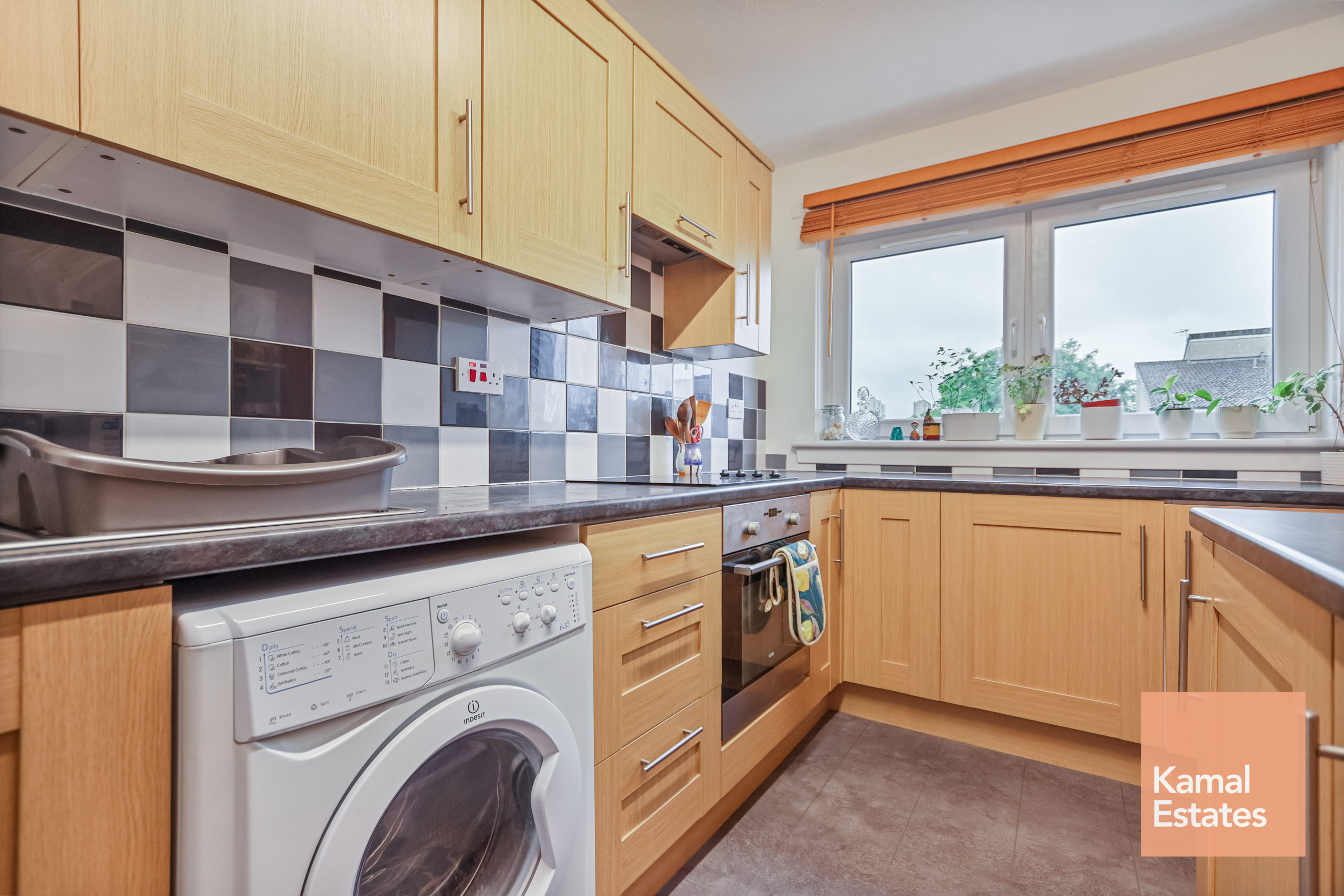 3/3 2 Torrin Rd Glasgow G23 5HZ