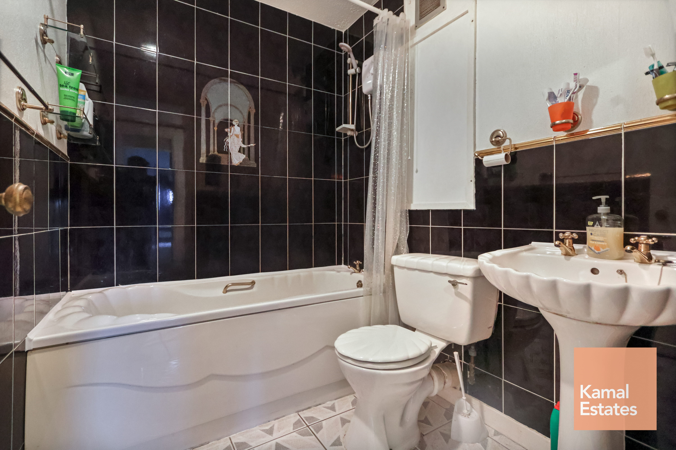 3/3 2 Torrin Rd Glasgow G23 5HZ