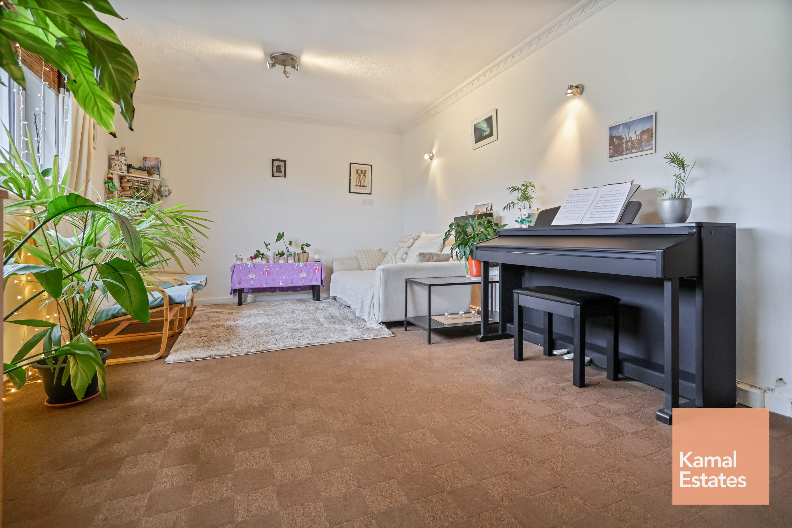 3/3 2 Torrin Rd Glasgow G23 5HZ
