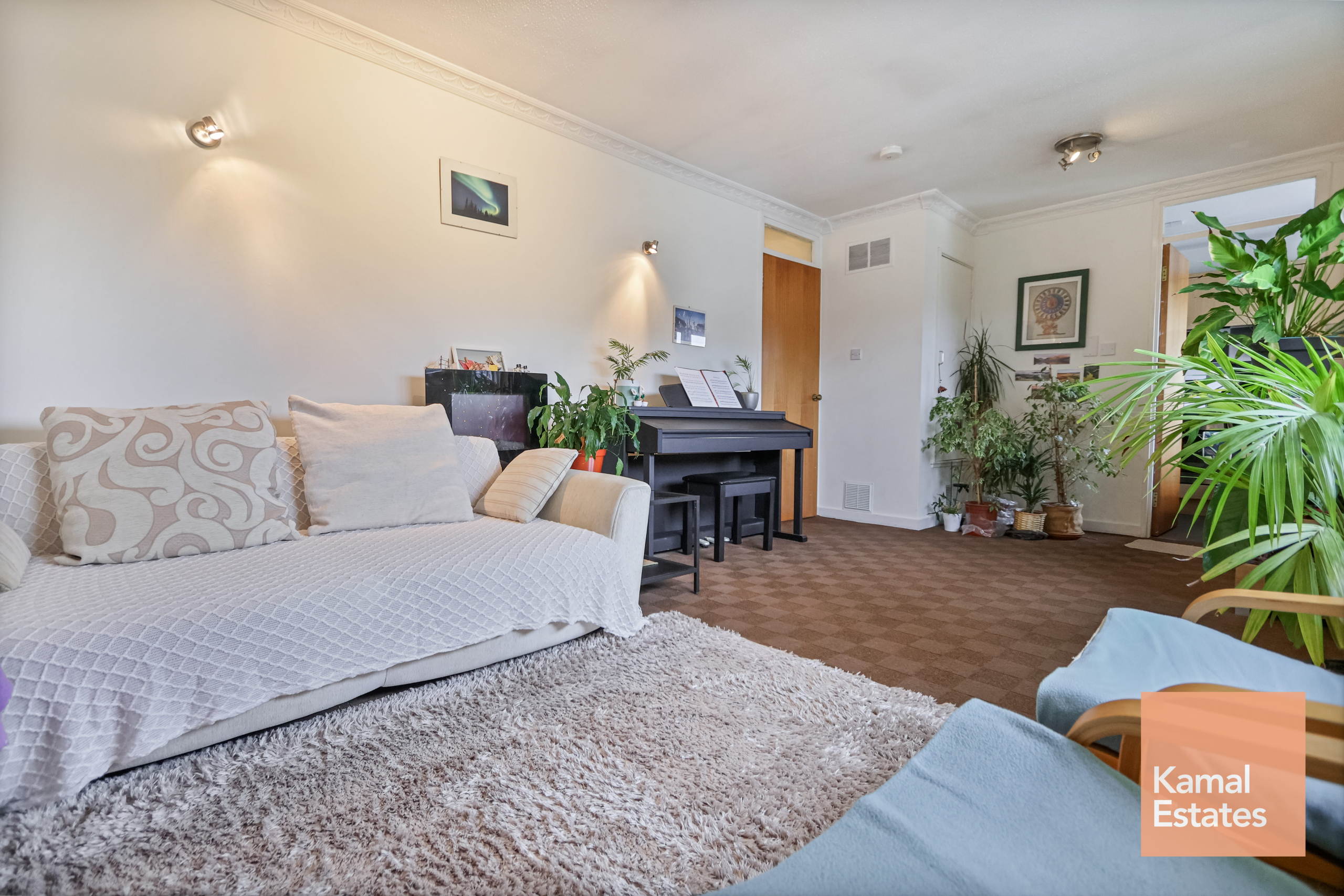 3/3 2 Torrin Rd Glasgow G23 5HZ
