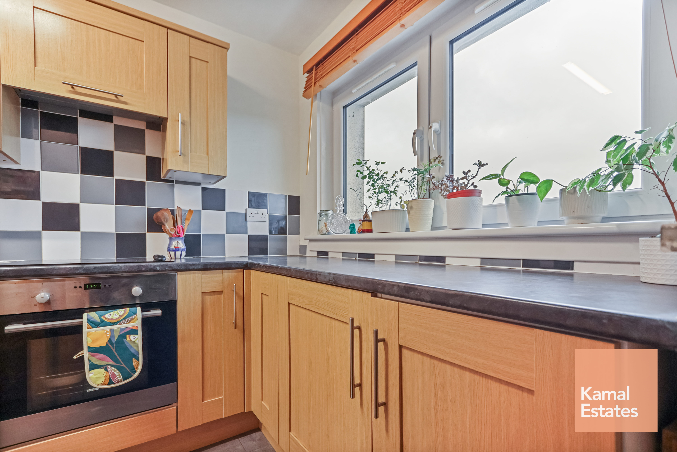 3/3 2 Torrin Rd Glasgow G23 5HZ