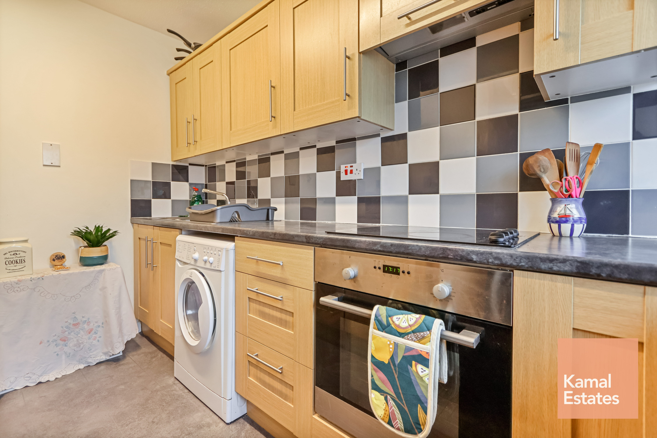 3/3 2 Torrin Rd Glasgow G23 5HZ