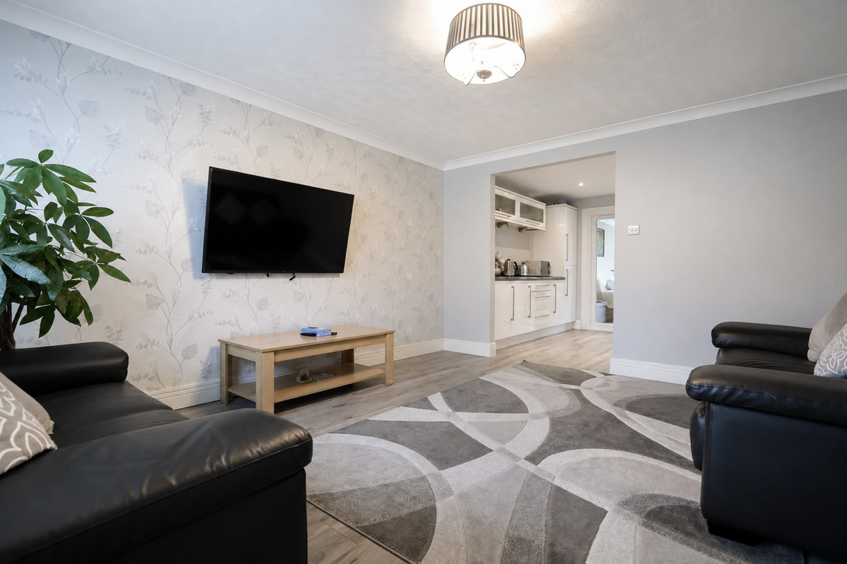 Swallow Gardens, Glasgow, G13 4