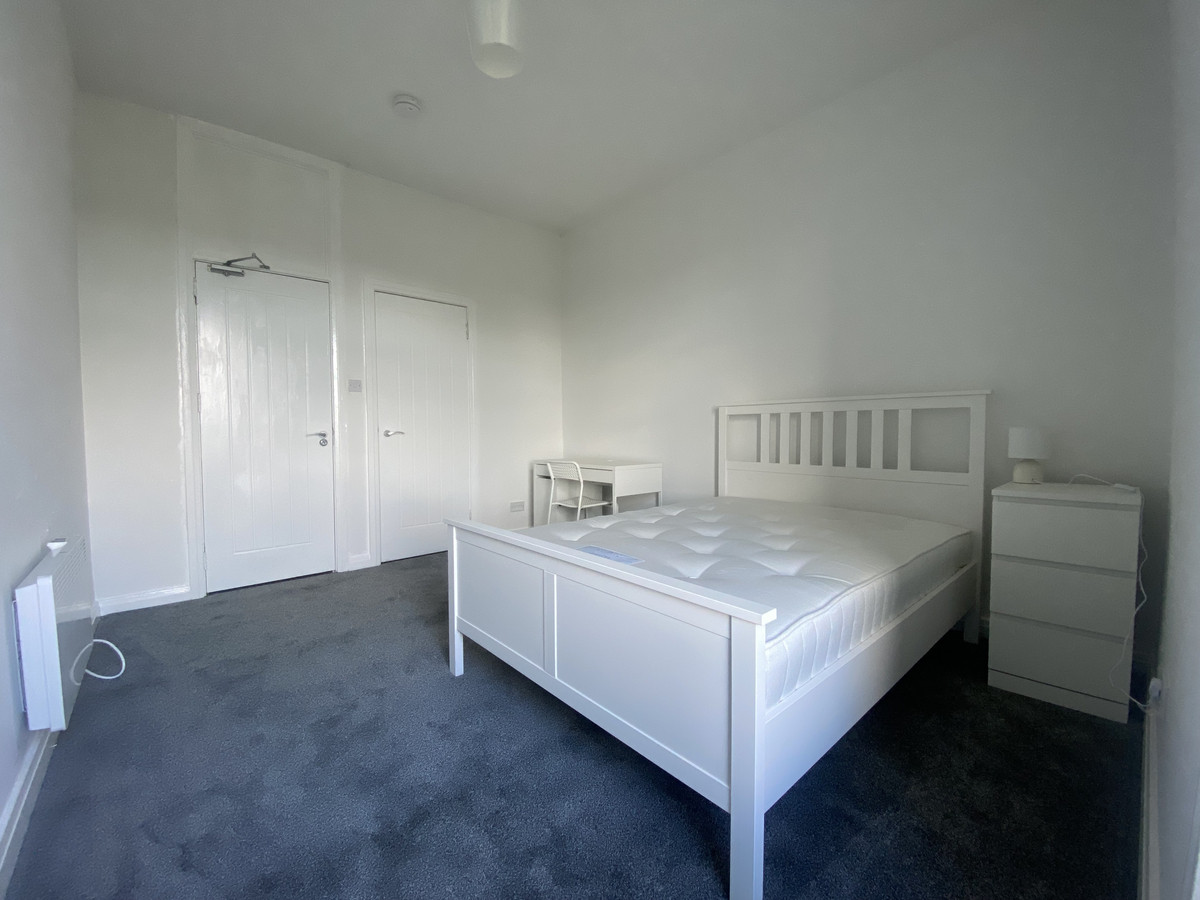 Dumbarton Road, Glasgow, G14 0