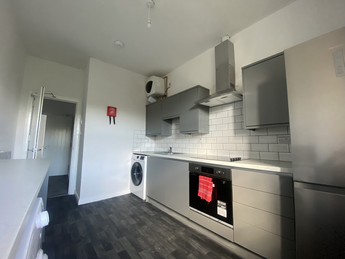 Dumbarton Road, Glasgow, G14 0