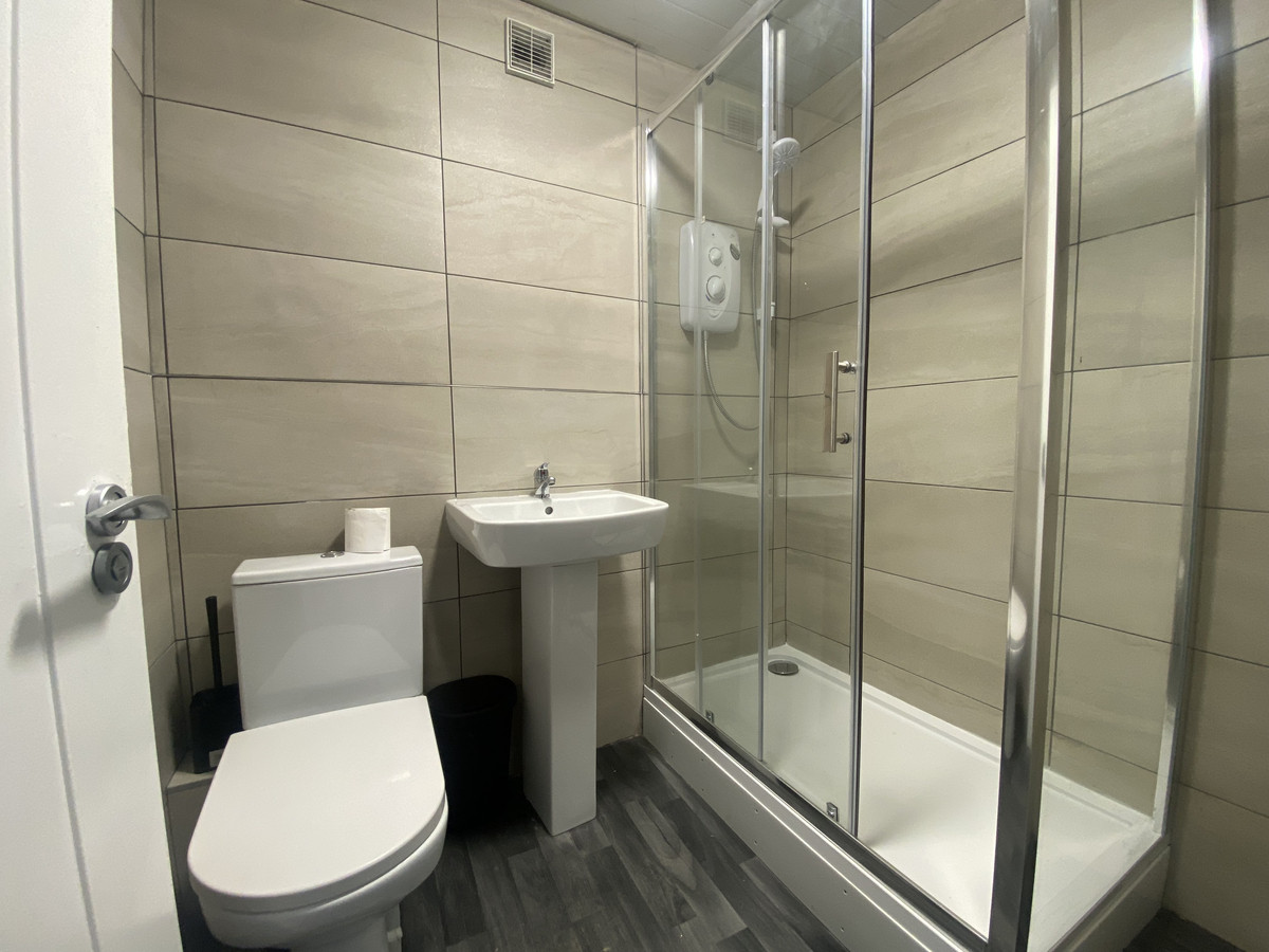 Dumbarton Road, Glasgow, G14 0